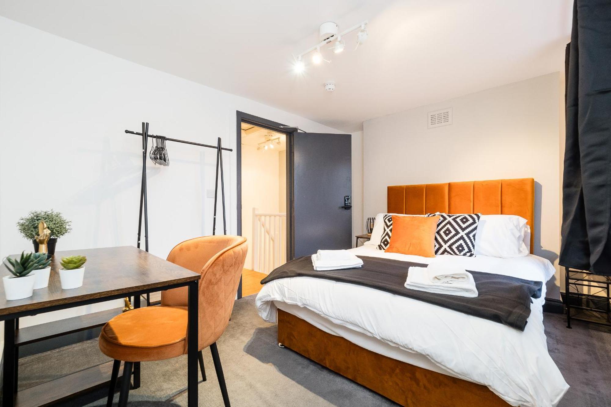 Casa vacanze Spacious 6 Ensuite Bedroom House In