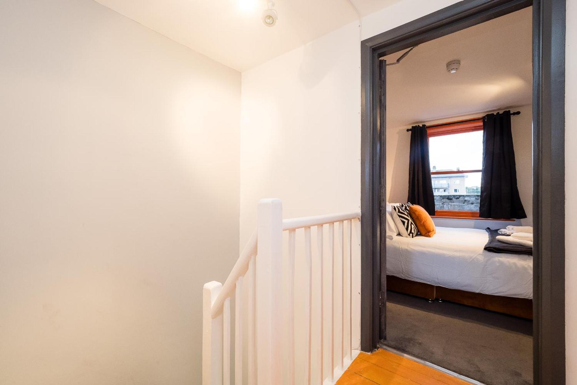 Spacious 6 Ensuite Bedroom House In Londra