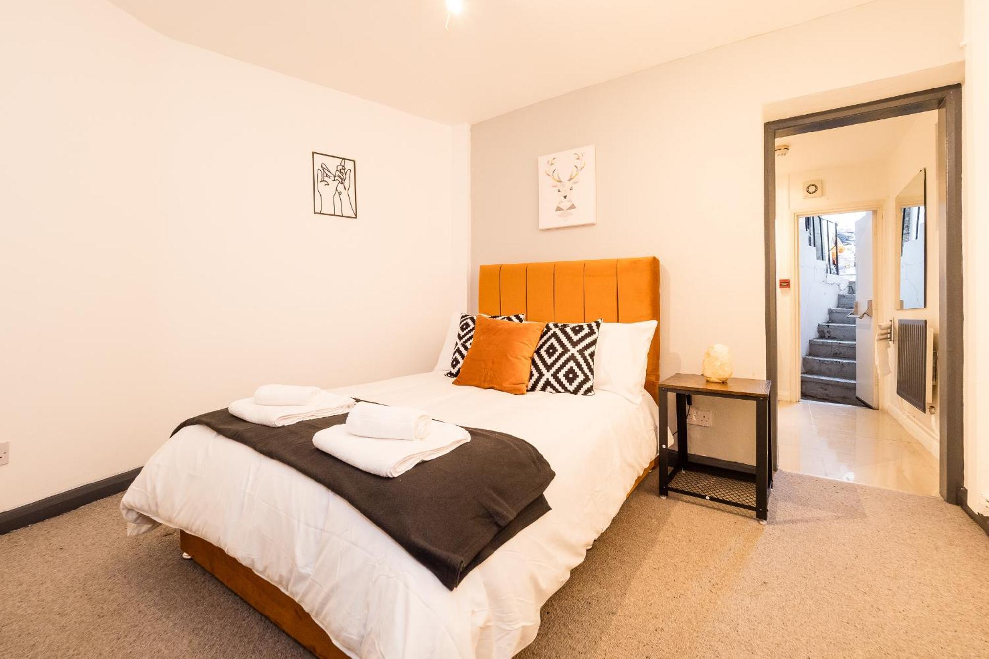 Spacious 6 Ensuite Bedroom House In Casa vacanze
