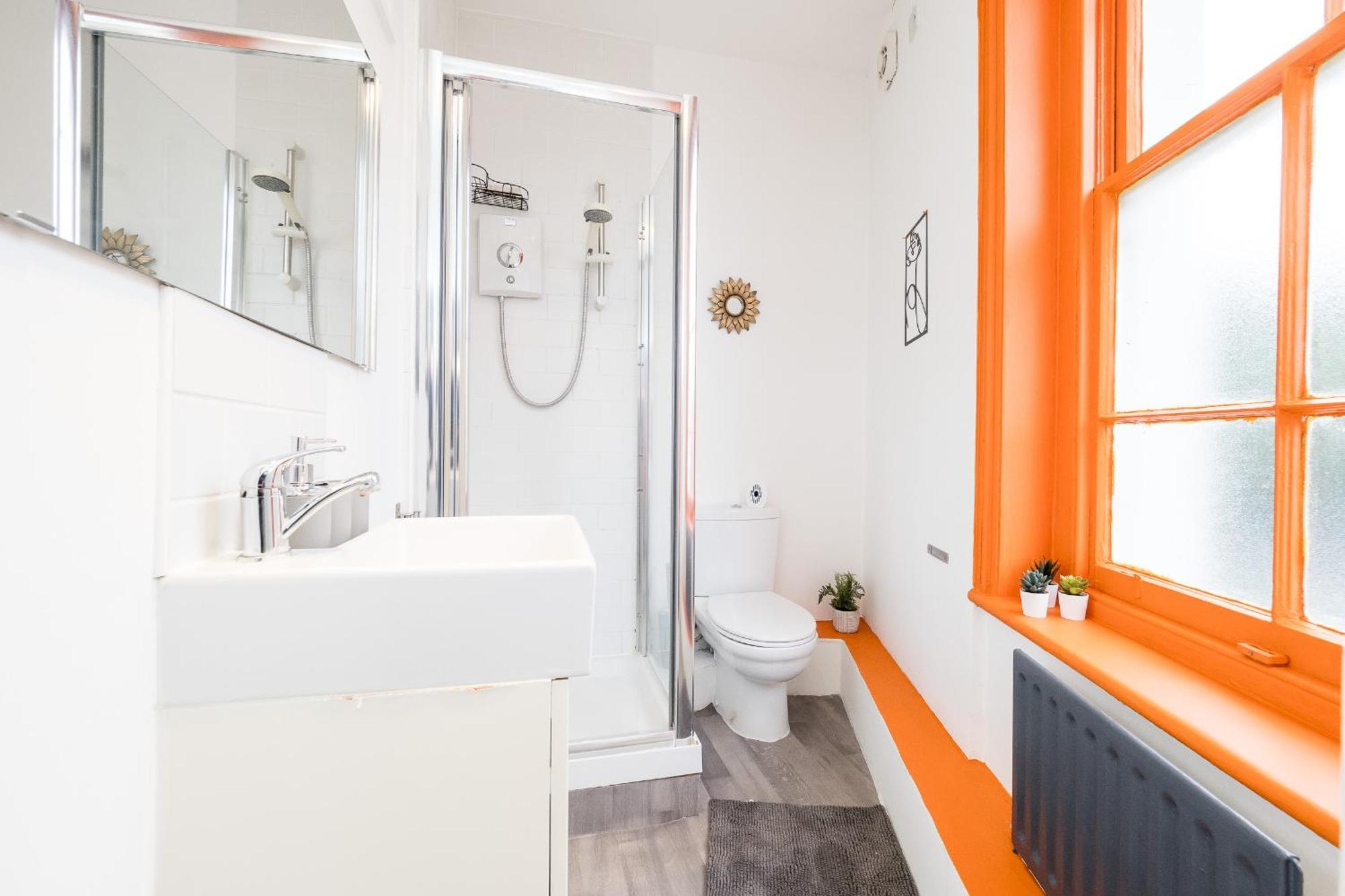 Spacious 6 Ensuite Bedroom House In Casa vacanze Londra