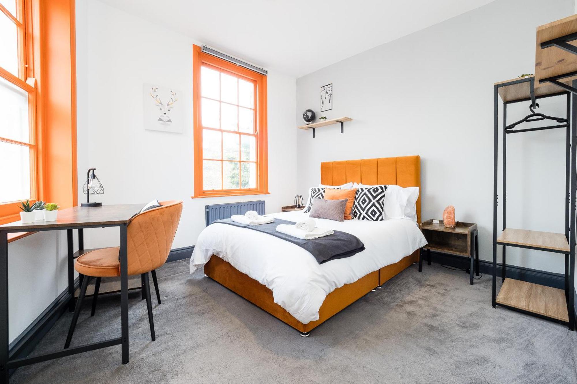 Spacious 6 Ensuite Bedroom House In Londra