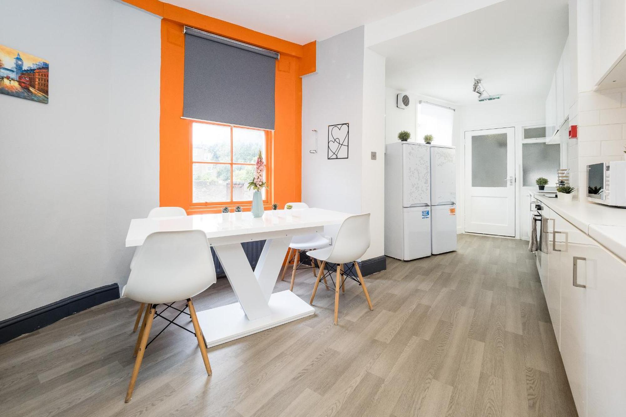 Spacious 6 Ensuite Bedroom House In Casa vacanze