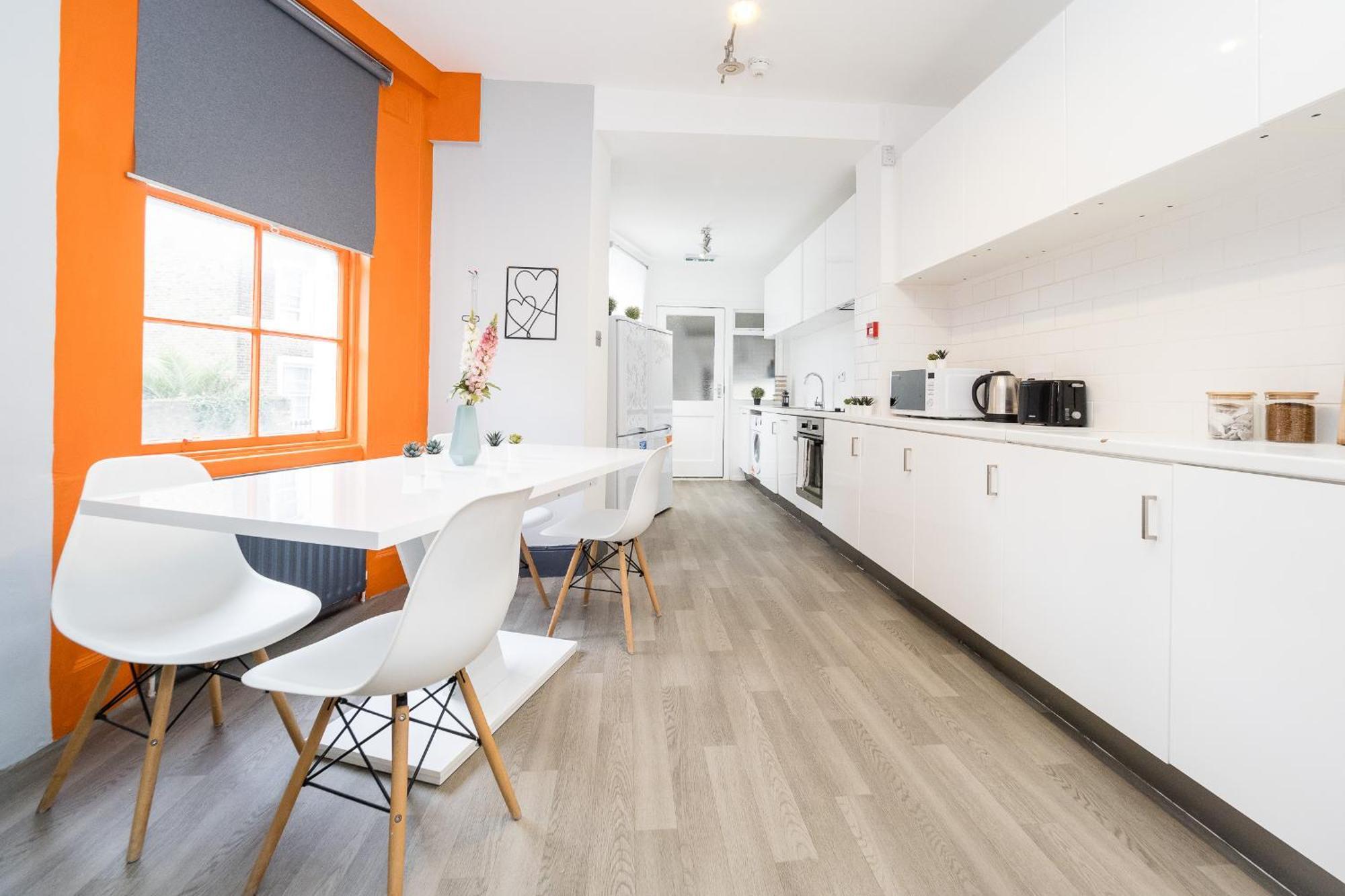 Spacious 6 Ensuite Bedroom House In Londra